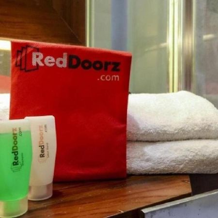 Reddoorz Apartment Near Summarecon Mall Serpong Tangerang Exterior photo