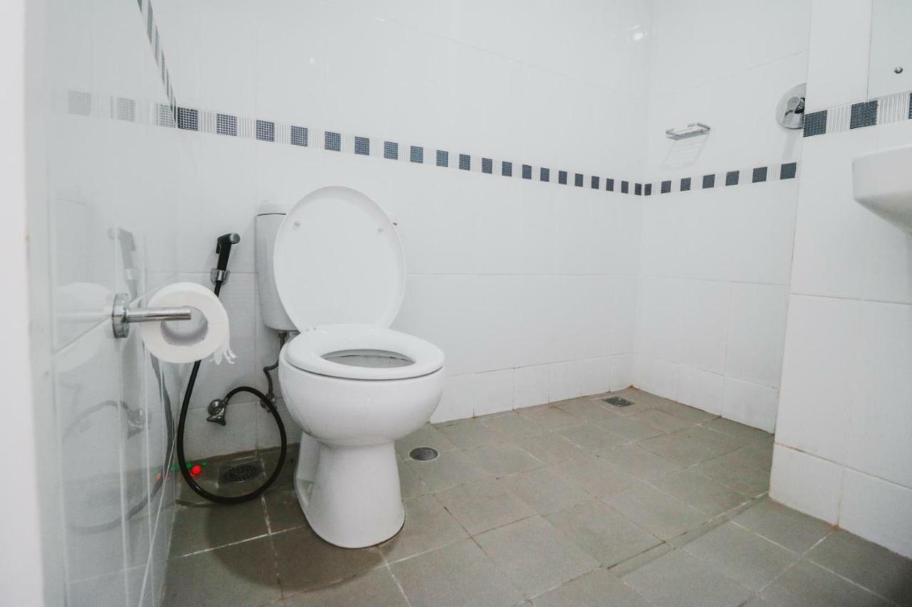 Reddoorz Apartment Near Summarecon Mall Serpong Tangerang Exterior photo