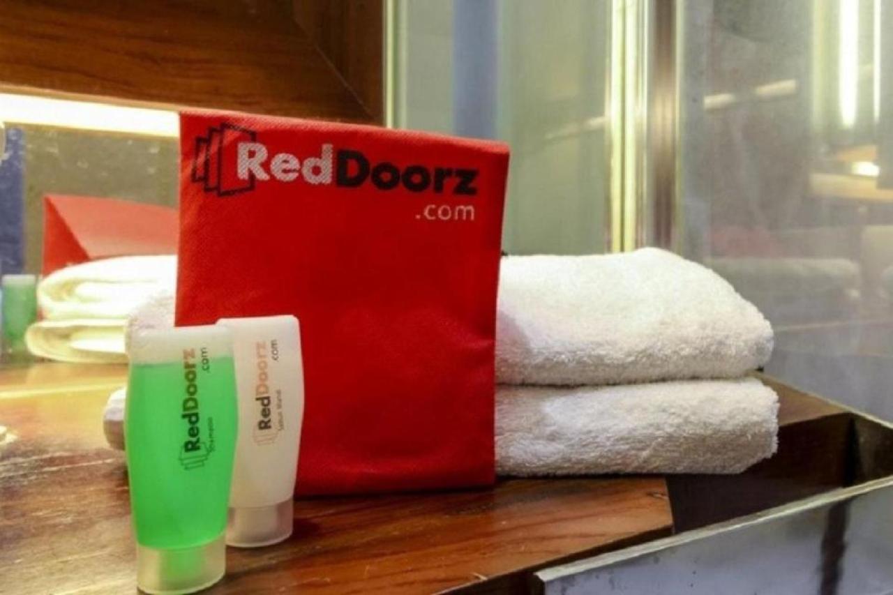 Reddoorz Apartment Near Summarecon Mall Serpong Tangerang Exterior photo
